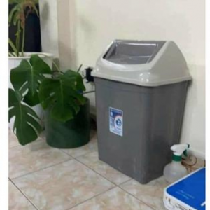 THÙNG ĐỂ RÁC BẰNG NHỰA CÓ LẮP LẬT